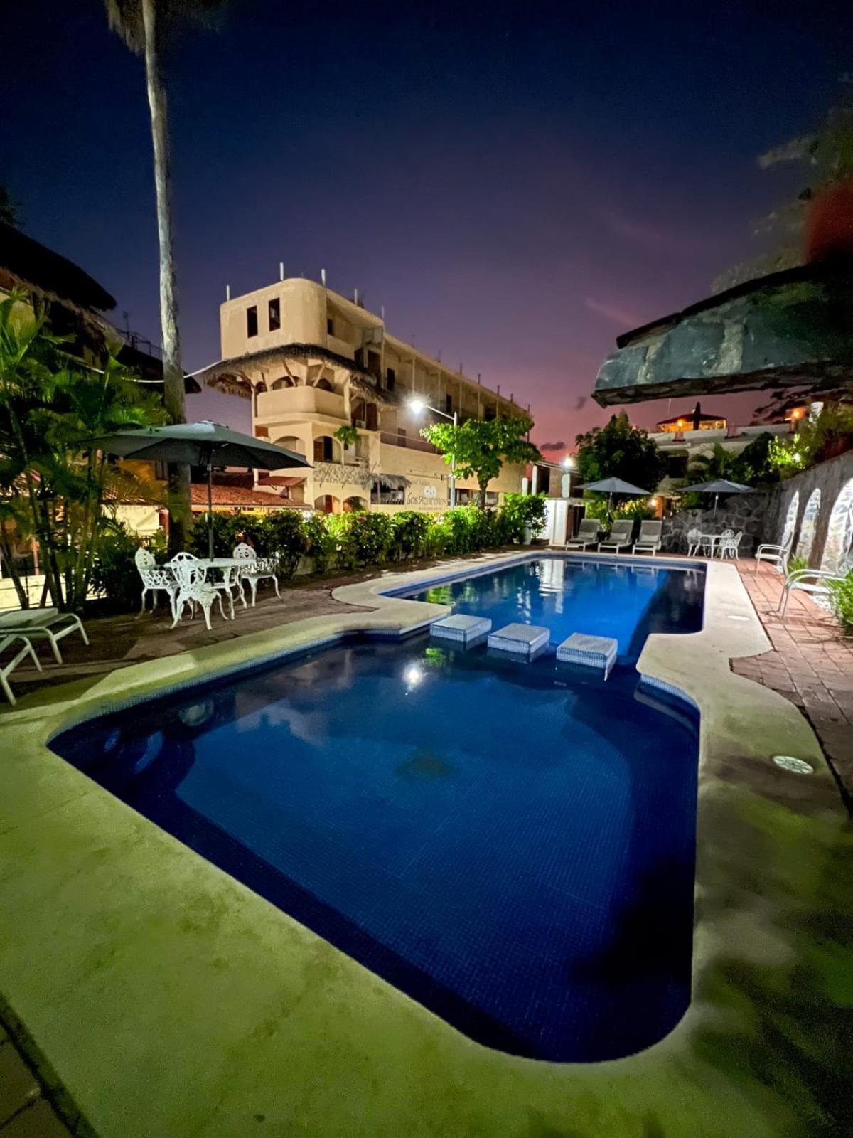 Hotel Villas Ema Zihuatanejo Extérieur photo