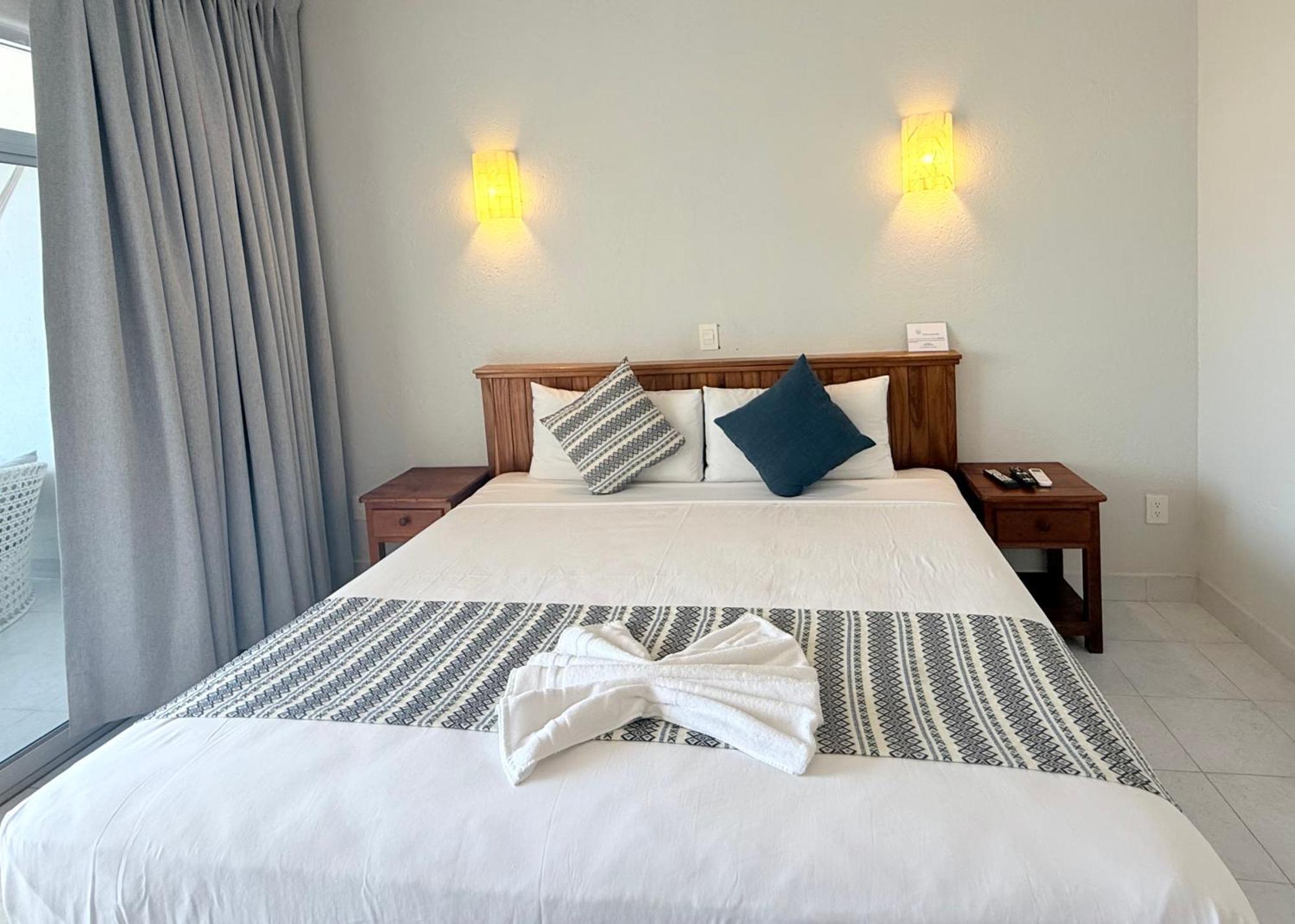 Hotel Villas Ema Zihuatanejo Extérieur photo