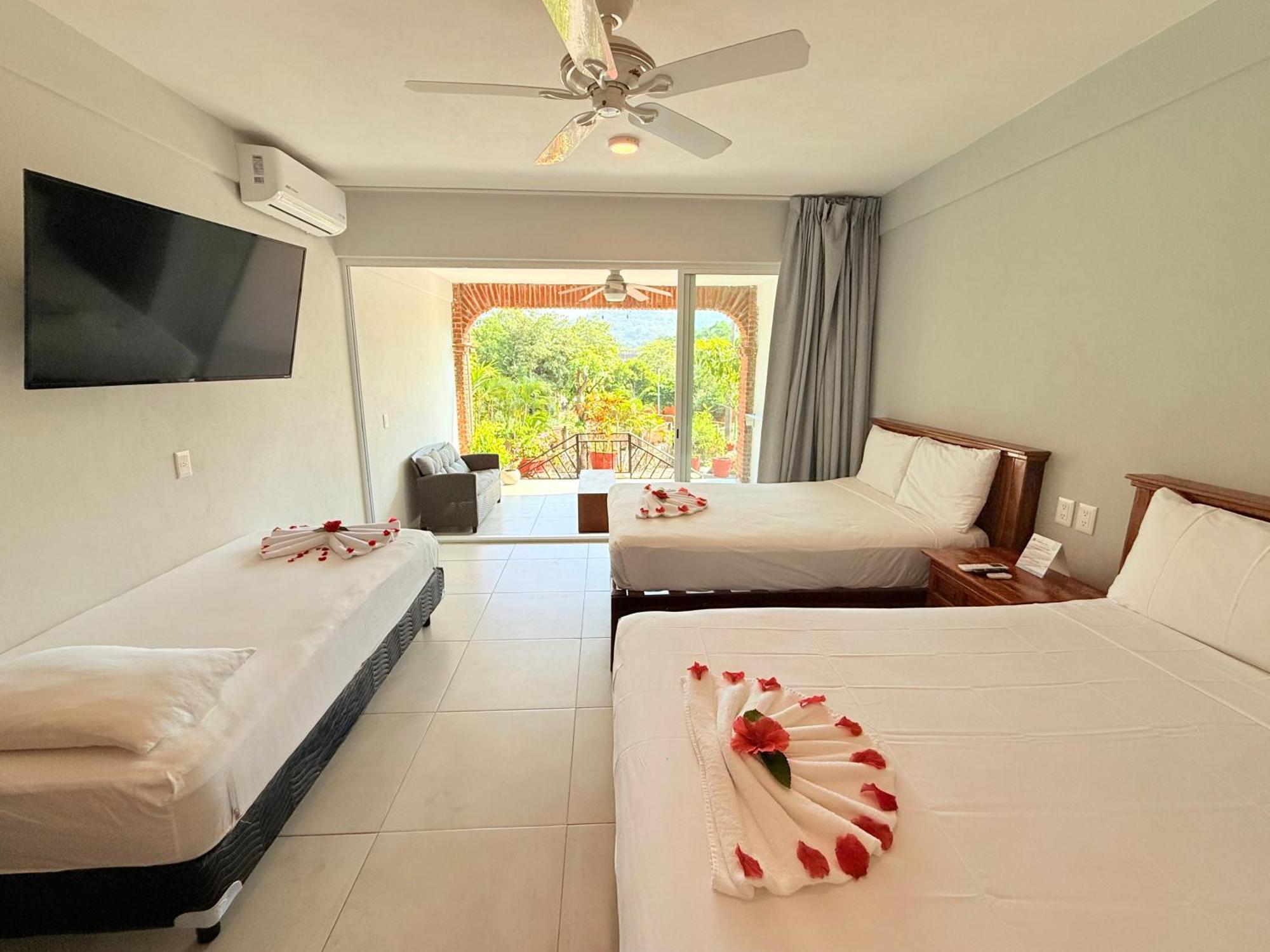 Hotel Villas Ema Zihuatanejo Extérieur photo